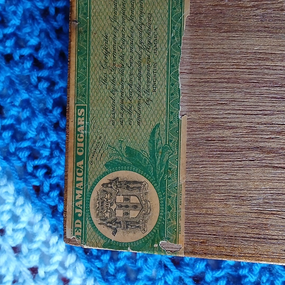 Wooden Cigar Box - Picture 5 of 5